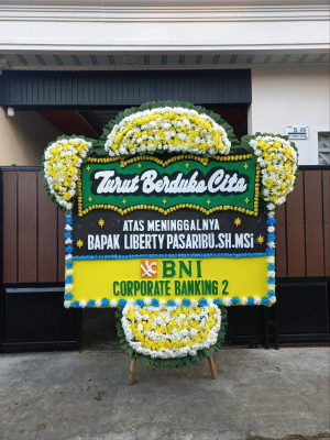 Papan Bunga Duka di Naikoten Satu